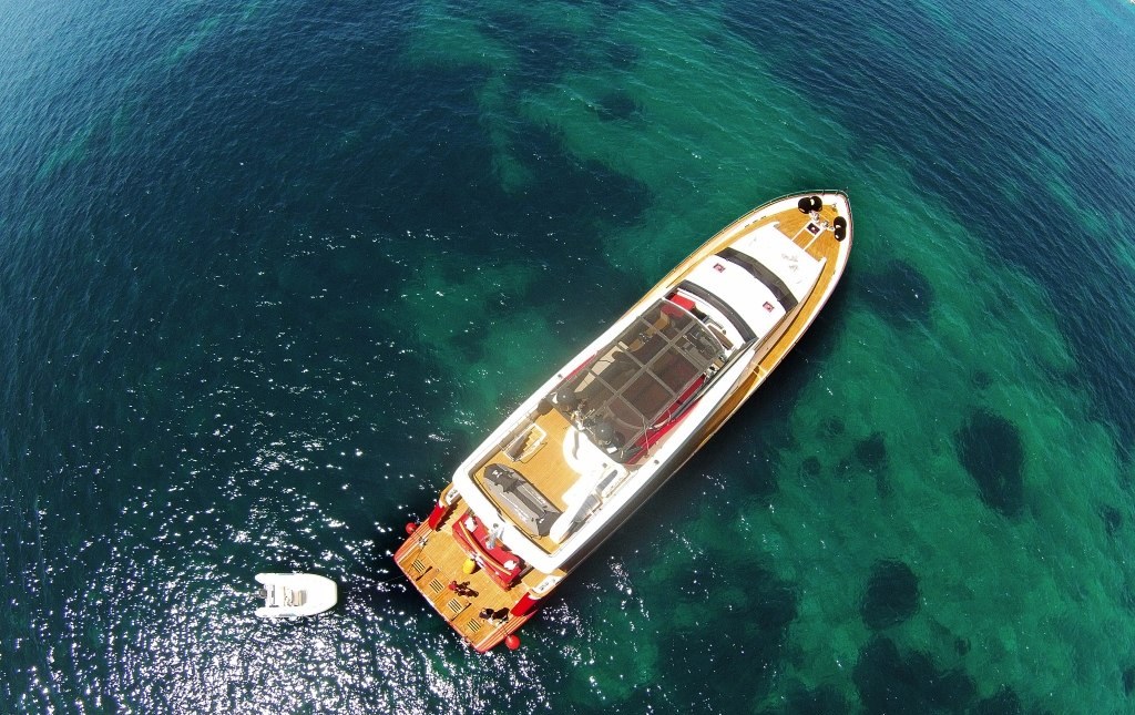 FIGI yacht charter 1