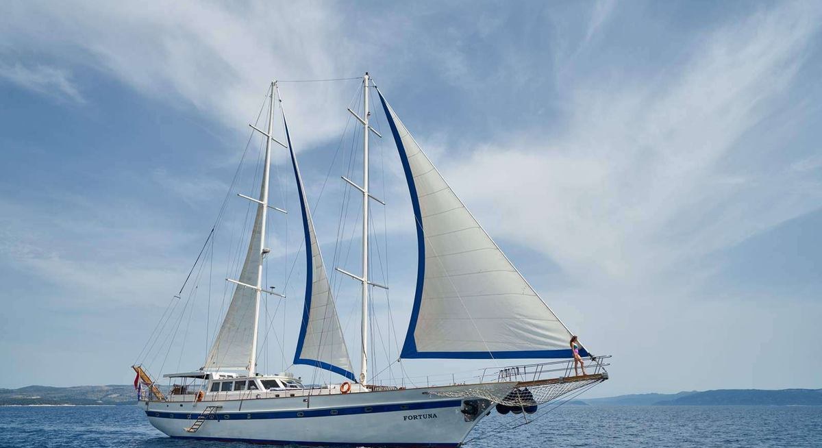 FORTUNA yacht charter 1