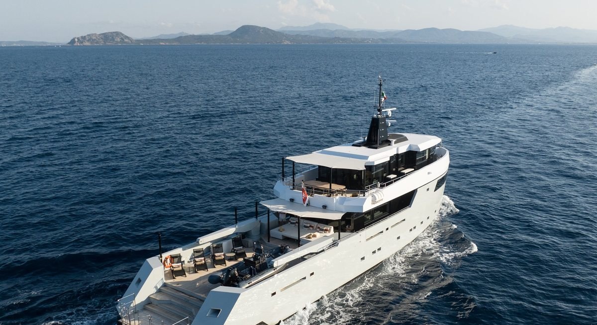 FOX yacht charter 5
