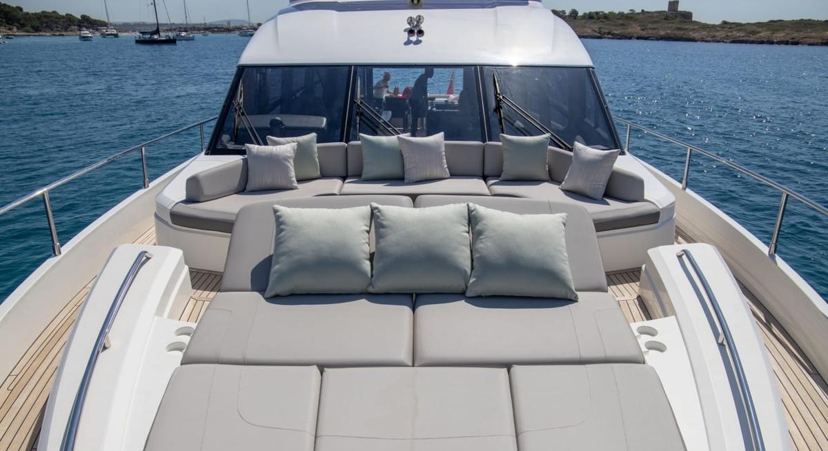 FREE SOUL yacht charter 2