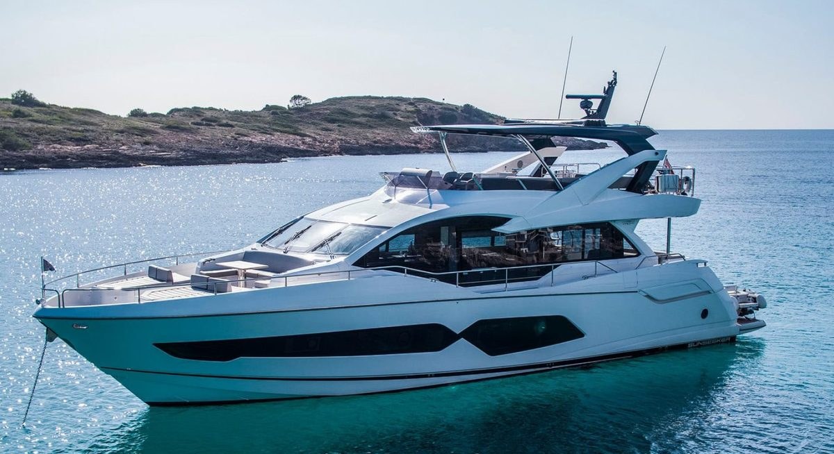 Yacht charter G.T.U. YACHT CHARTER