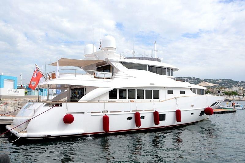 GATSBY yacht charter 1