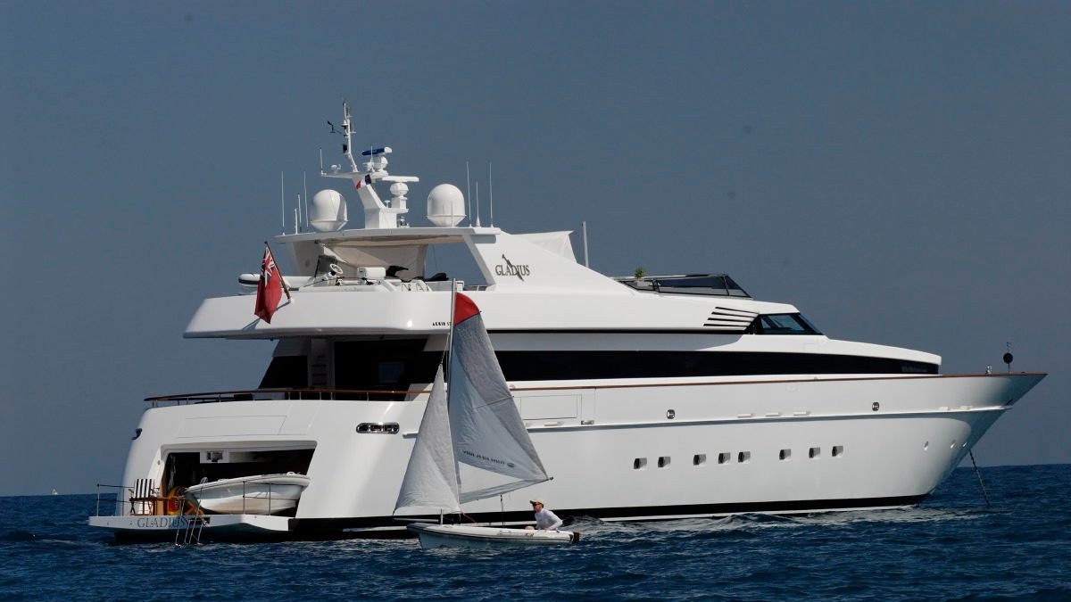 Yacht charter GLADIUS YACHT CHARTER
