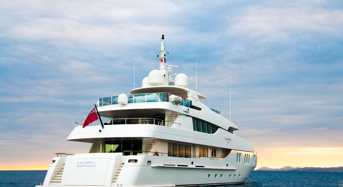 GLORIA TERESA yacht charter 5