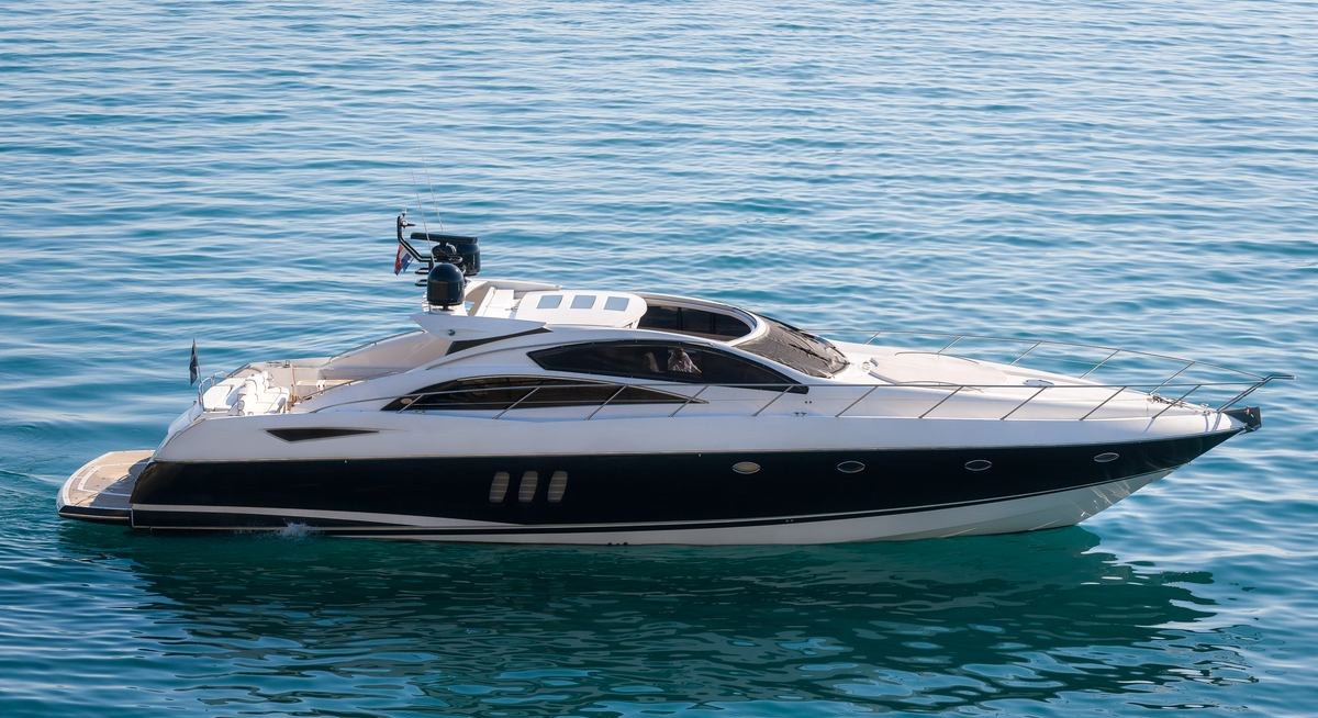 GLORIOUS yacht charter 1