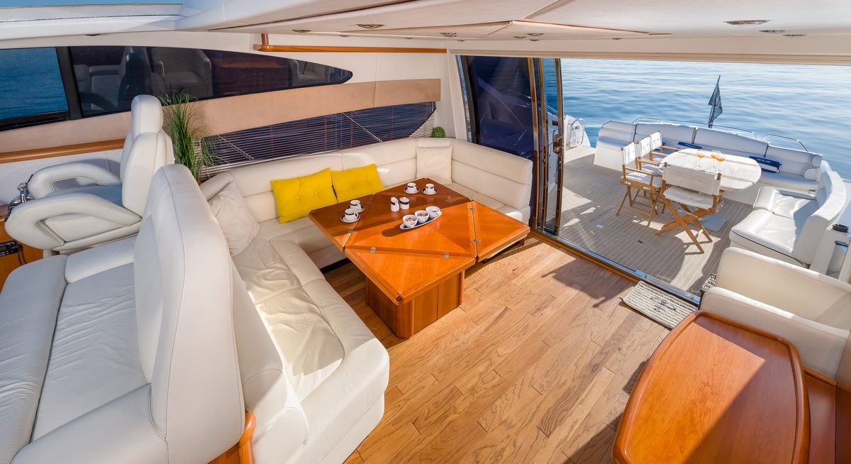 GLORIOUS yacht charter 3