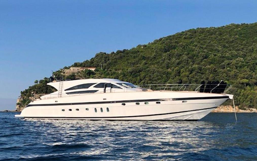 GOLDFINGER yacht charter 1