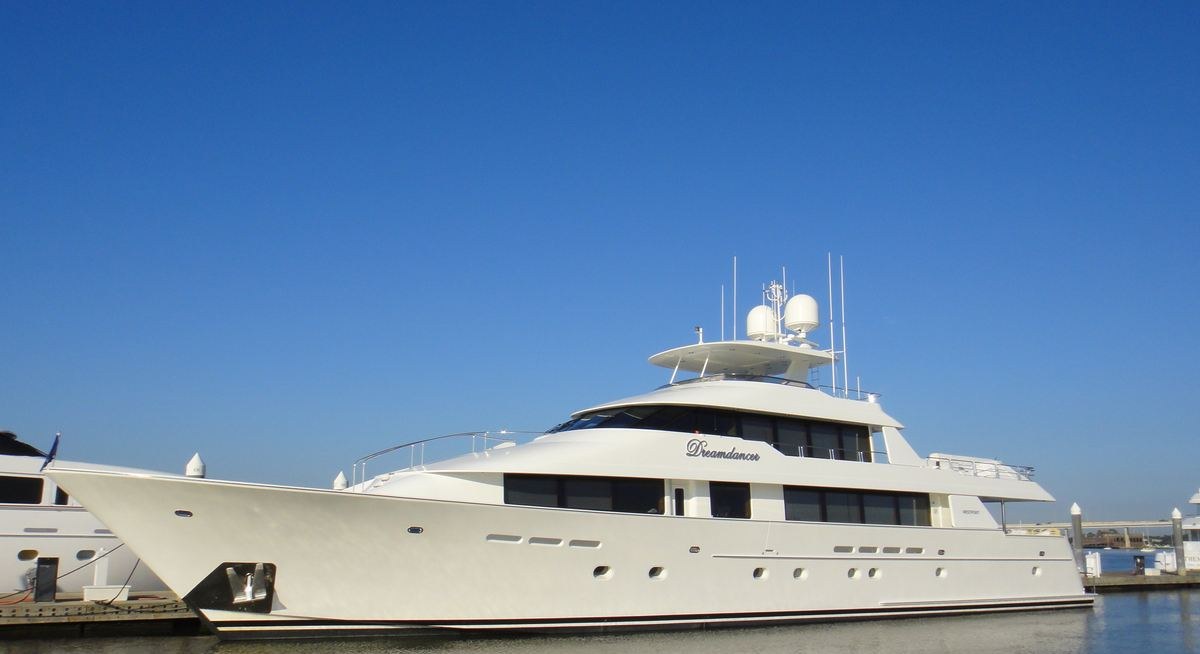 تأجير يخت GOOD TIMES YACHT CHARTER