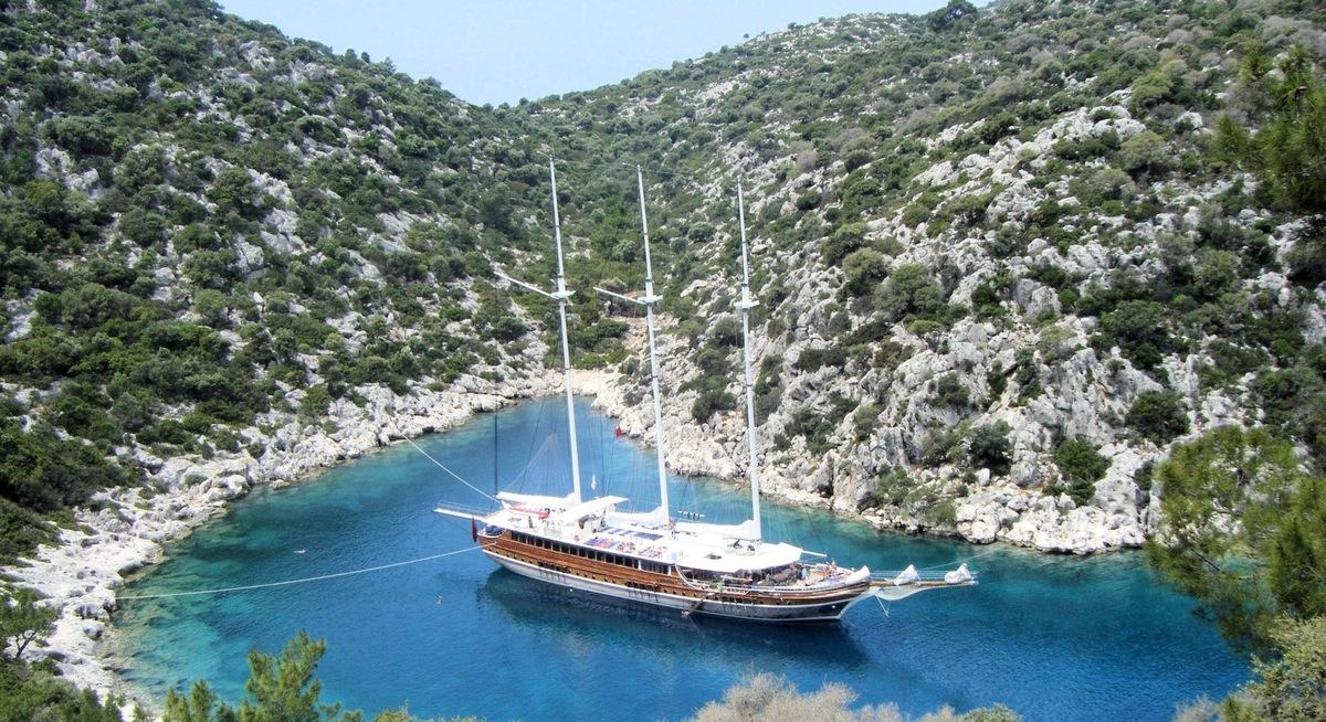 GRAND ADMIRAL yacht charter 5