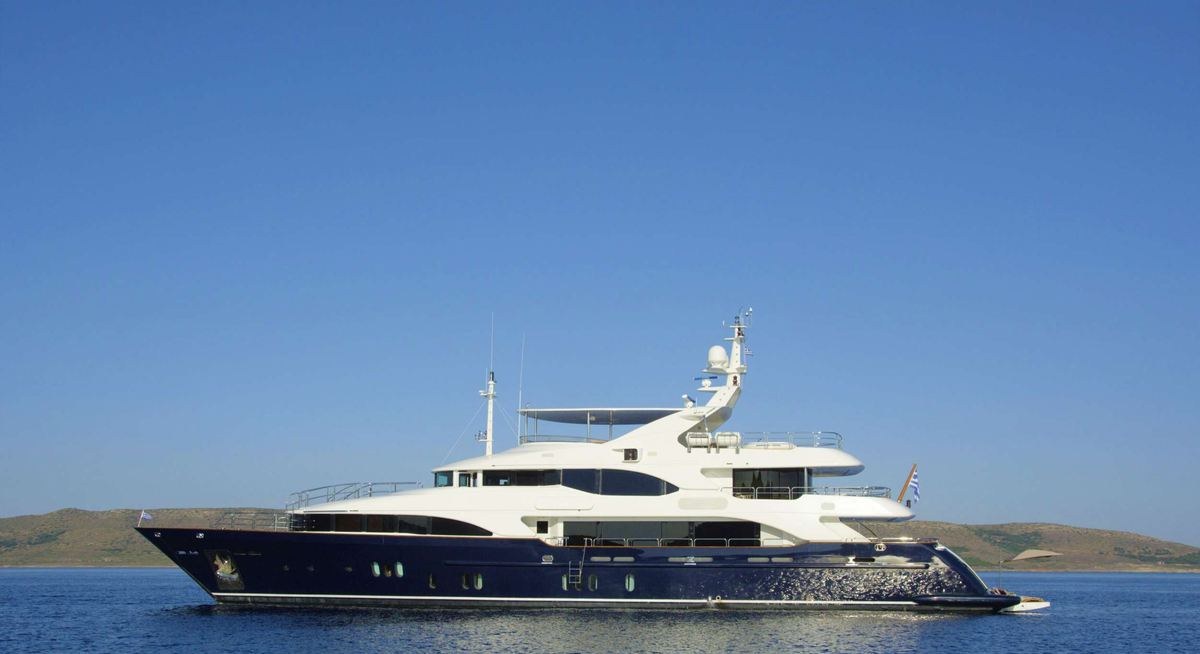 Yacht charter GRANDE AMORE YACHT CHARTER