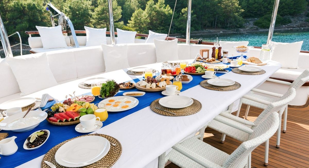 HALCON DEL MAR yacht charter 4