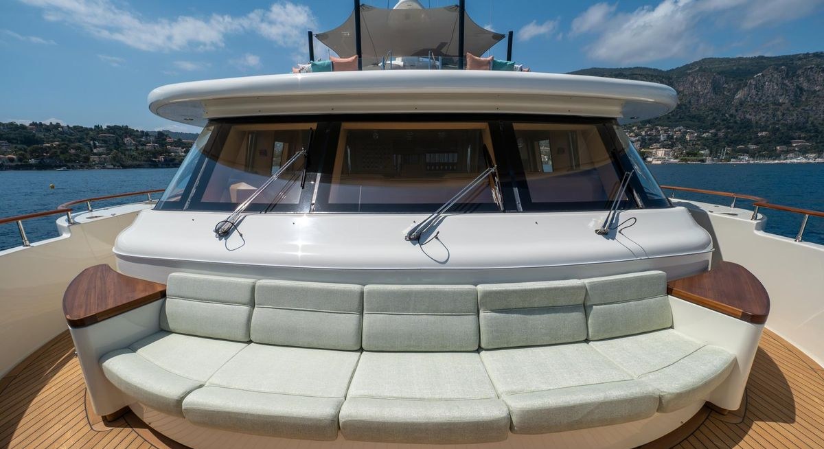 HANA yacht charter 2
