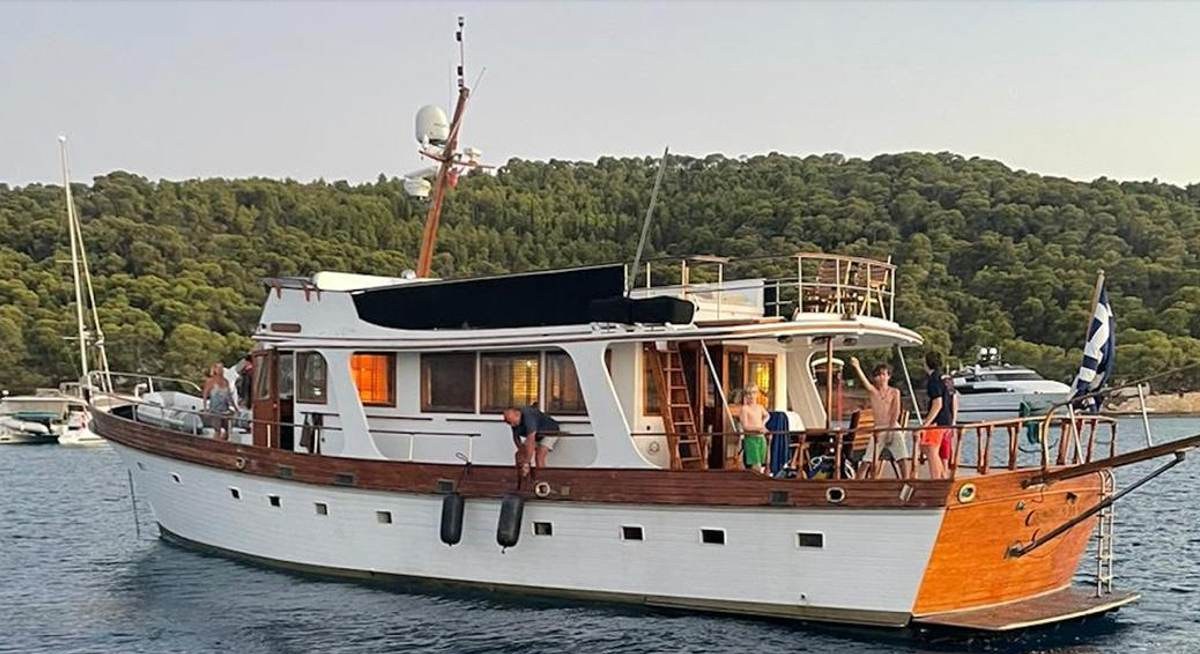 HERCULE POIROT yacht charter 3