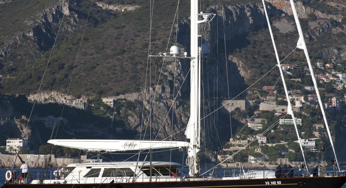 Yacht charter HERITAGE M YACHT CHARTER