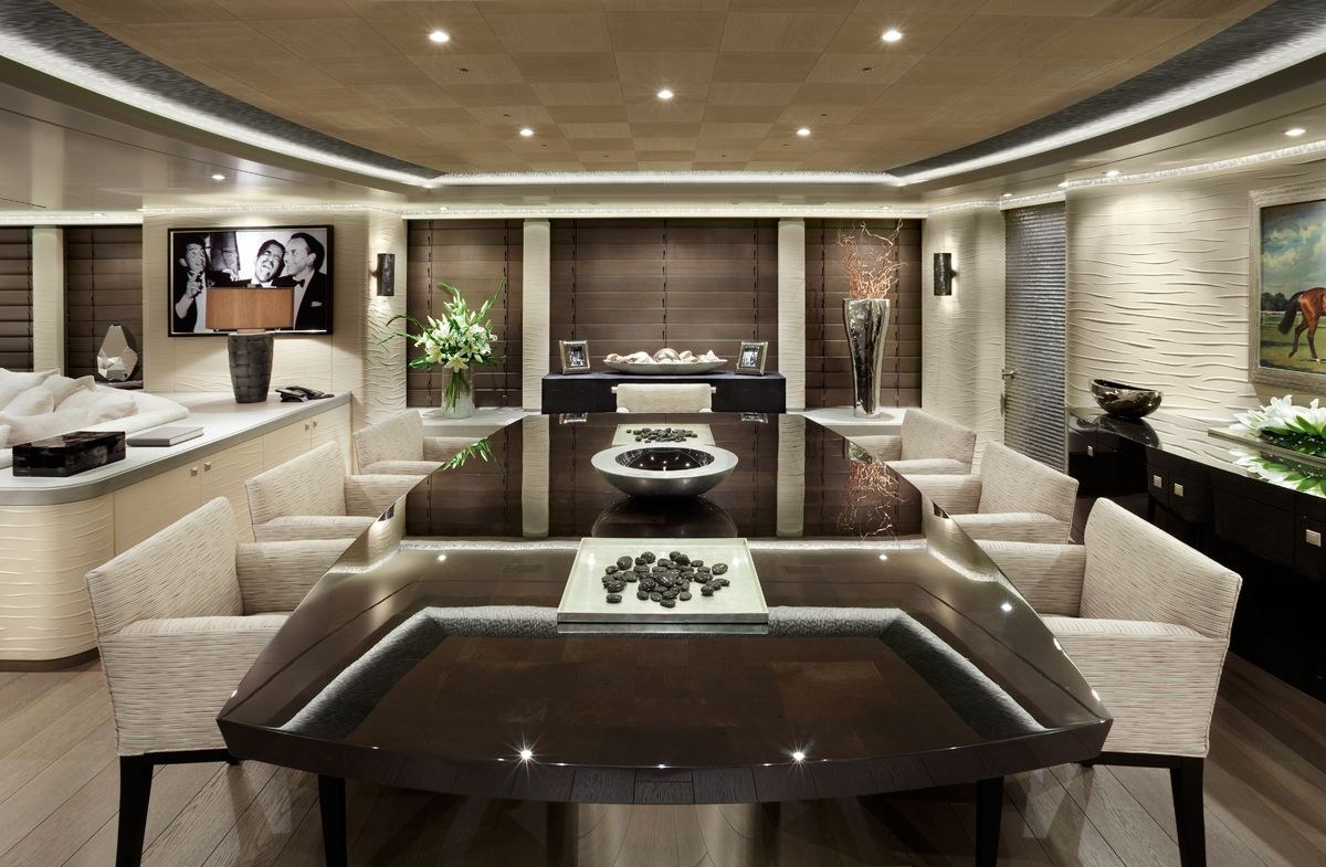 HURRICANE RUN yacht charter 5