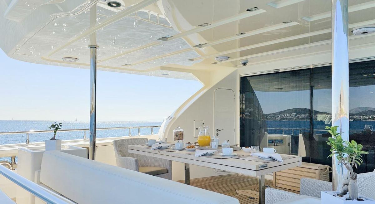 INFINITAS yacht charter 4