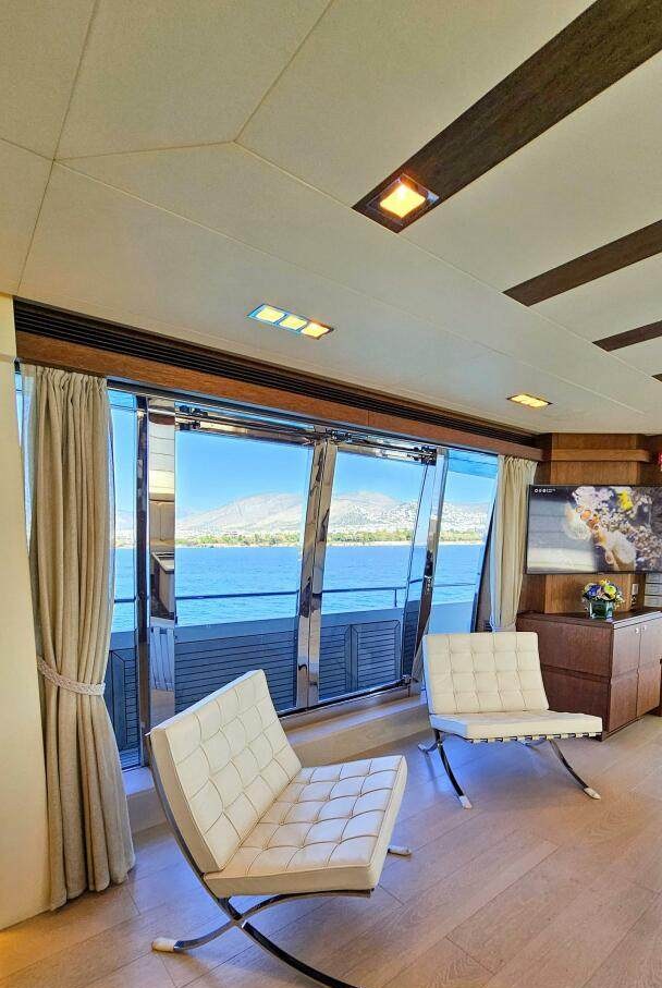 Yacht charter INFINITAS YACHT CHARTER