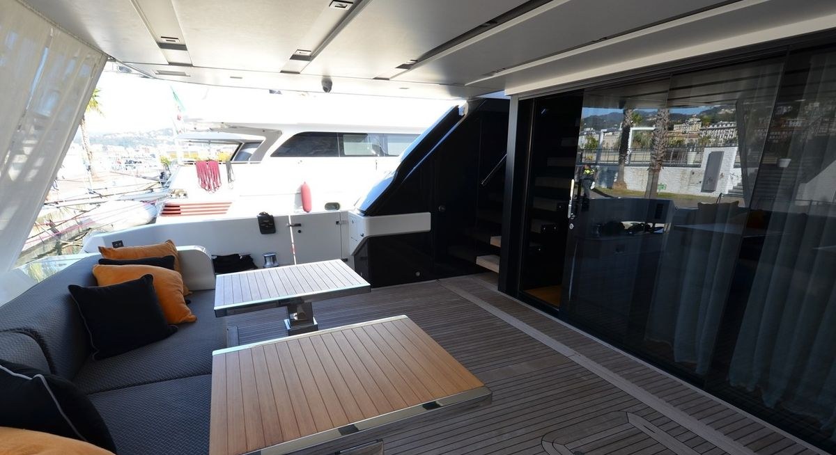 JACKI yacht charter 5