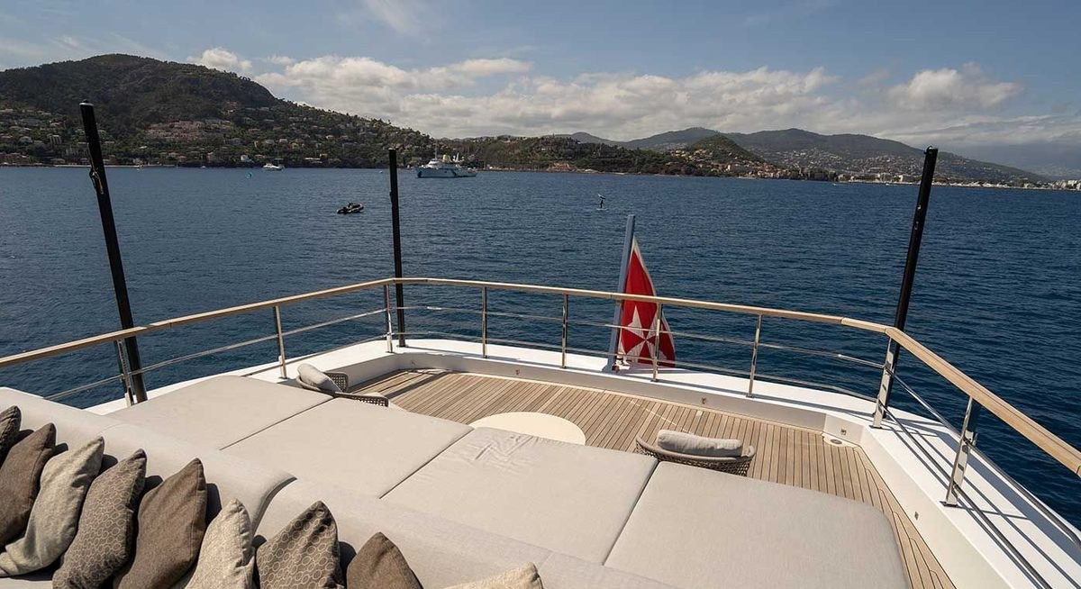 JESMA II yacht charter 2