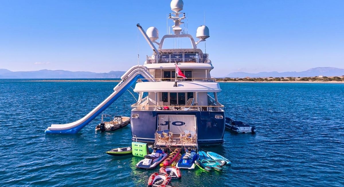 JO I yacht charter 4