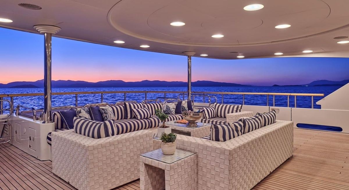 JO I yacht charter 3
