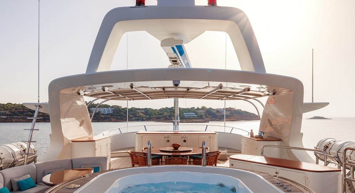 JUSTA DELIA yacht charter 2