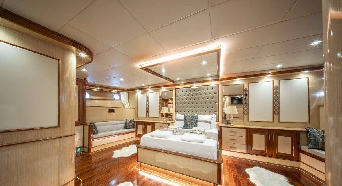 KAAN AYAZ yacht charter 5