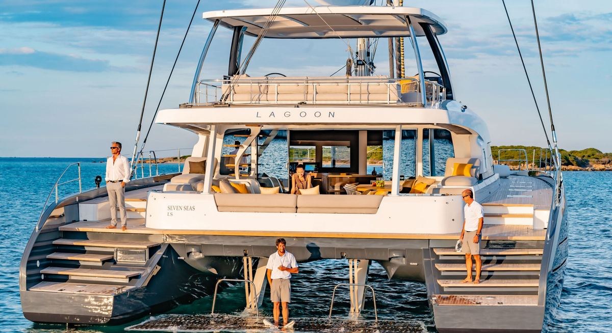 KAJIKIA yacht charter 5
