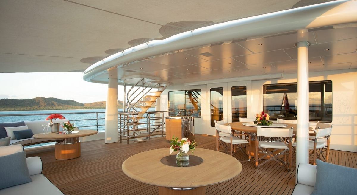 KAMALAYA yacht charter 4