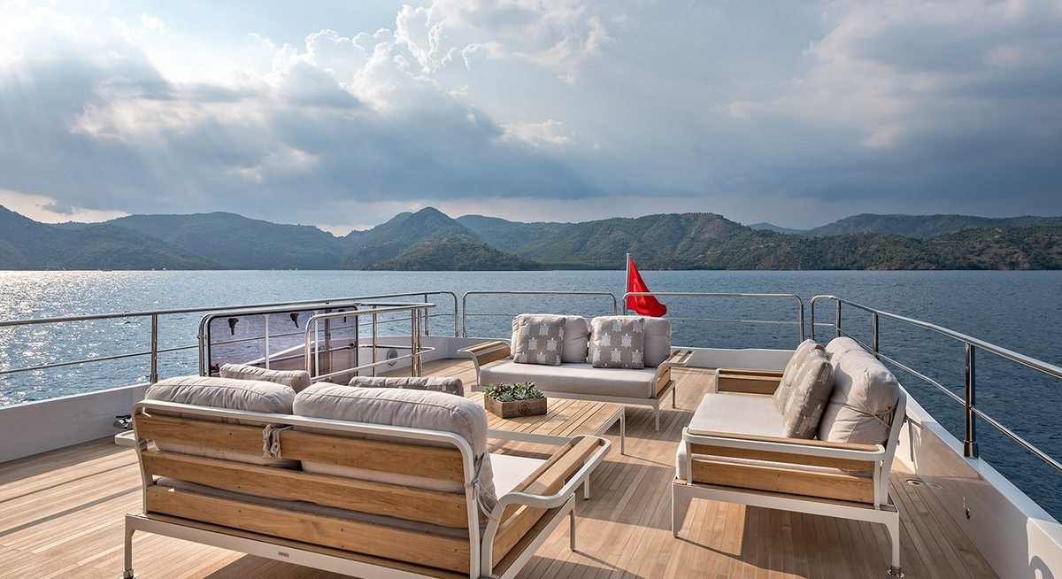 KAMOKA yacht charter 4