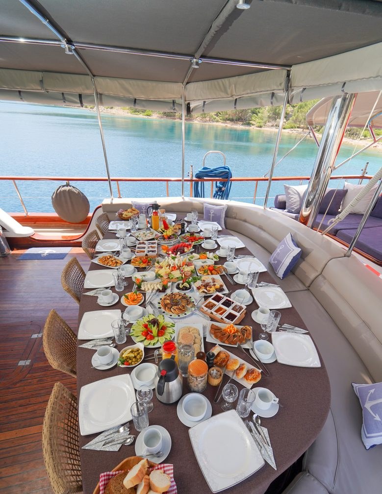 تأجير يخت KAPTAN MEHMET BUGRA YACHT CHARTER