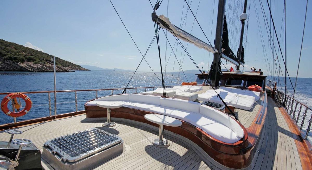 KAYA GUNERI IV yacht charter 4