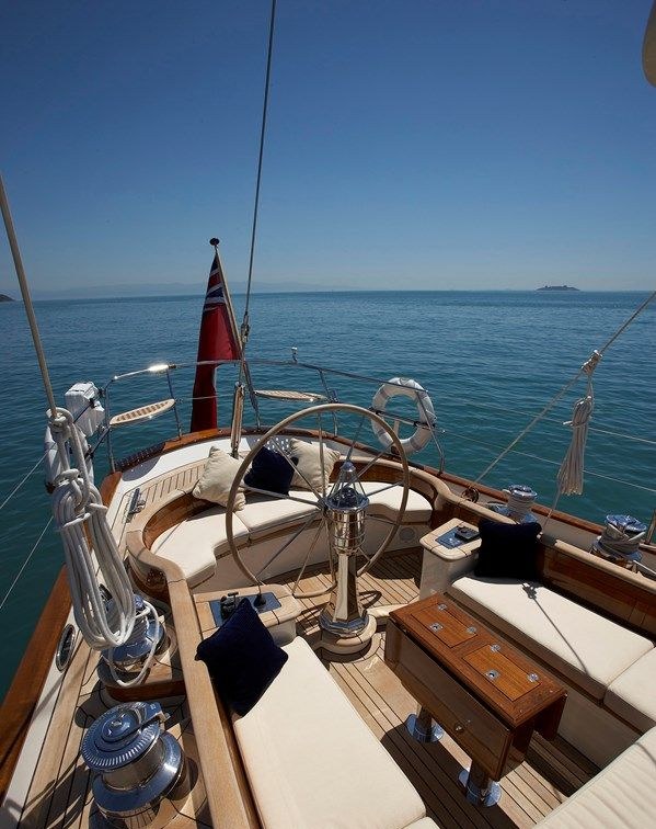 Yacht charter KEALOHA YACHT CHARTER