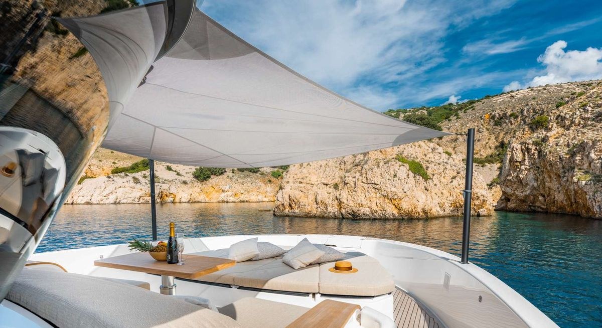 KIMANI yacht charter 2
