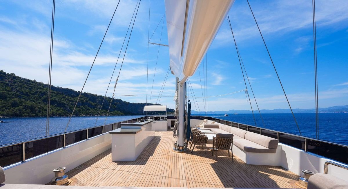 KING OF THE SEA yacht charter 3