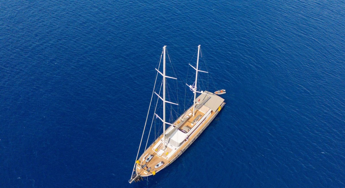 KING OF THE SEA yacht charter 5