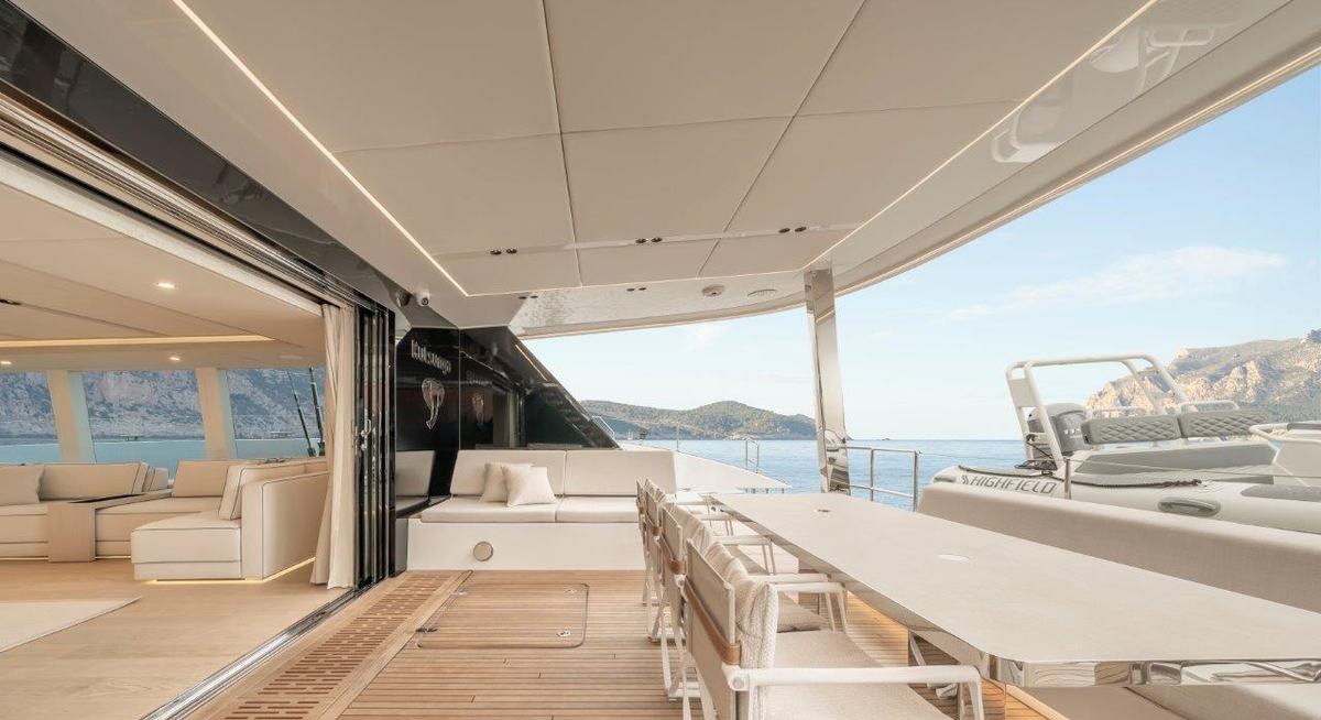 KUTSUNGA yacht charter 2