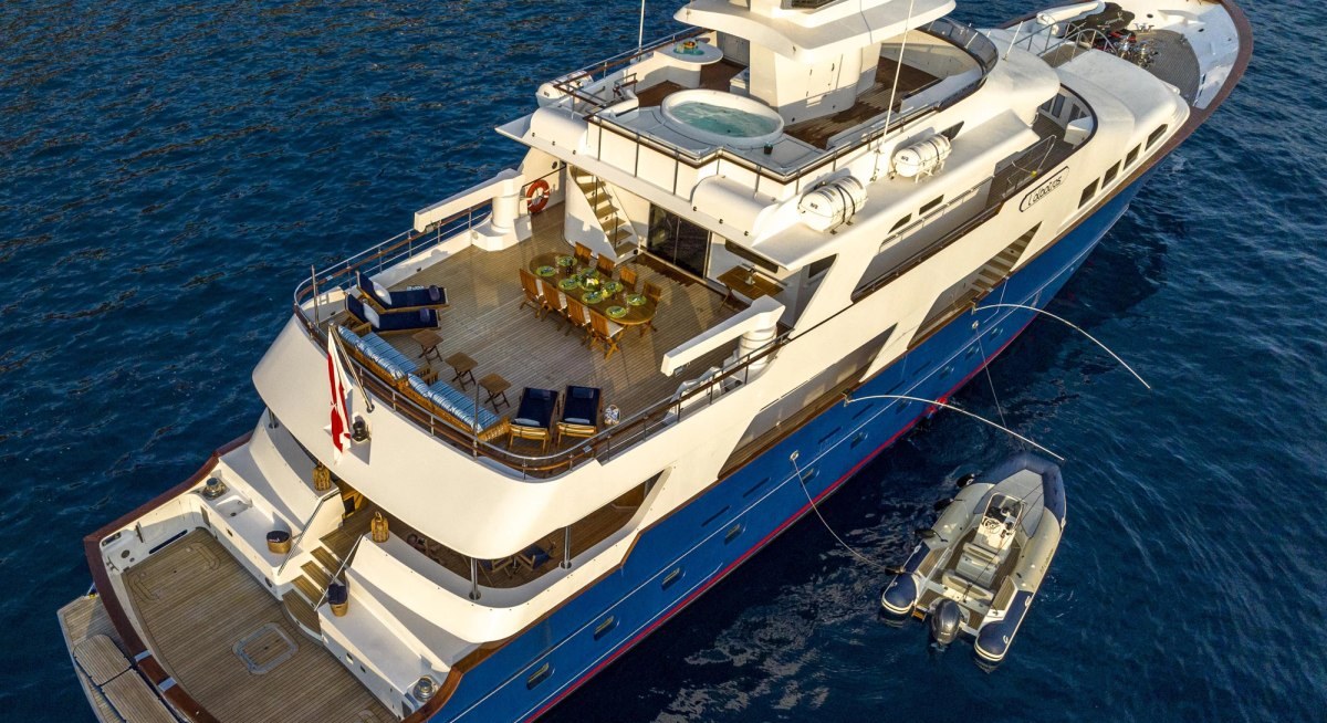 L'ALBATROS yacht charter 5