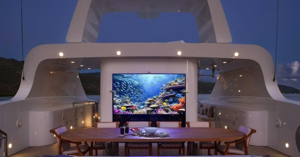 LA BLANCA yacht charter 4