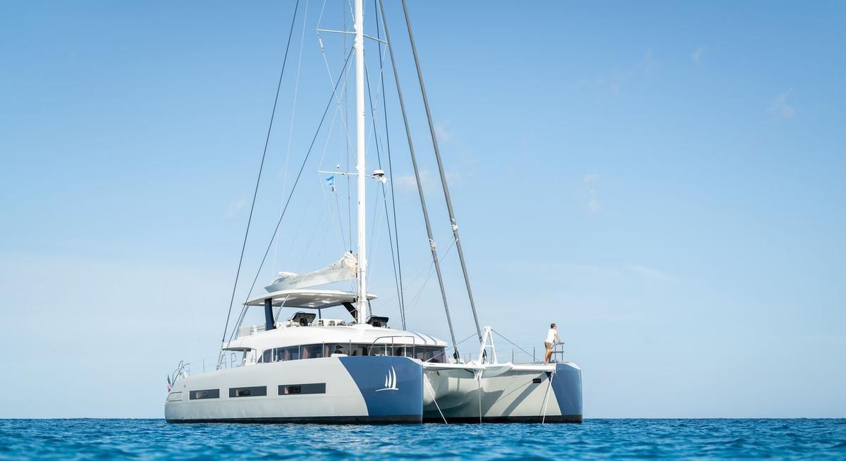 LA DÉSIRADE yacht charter 1