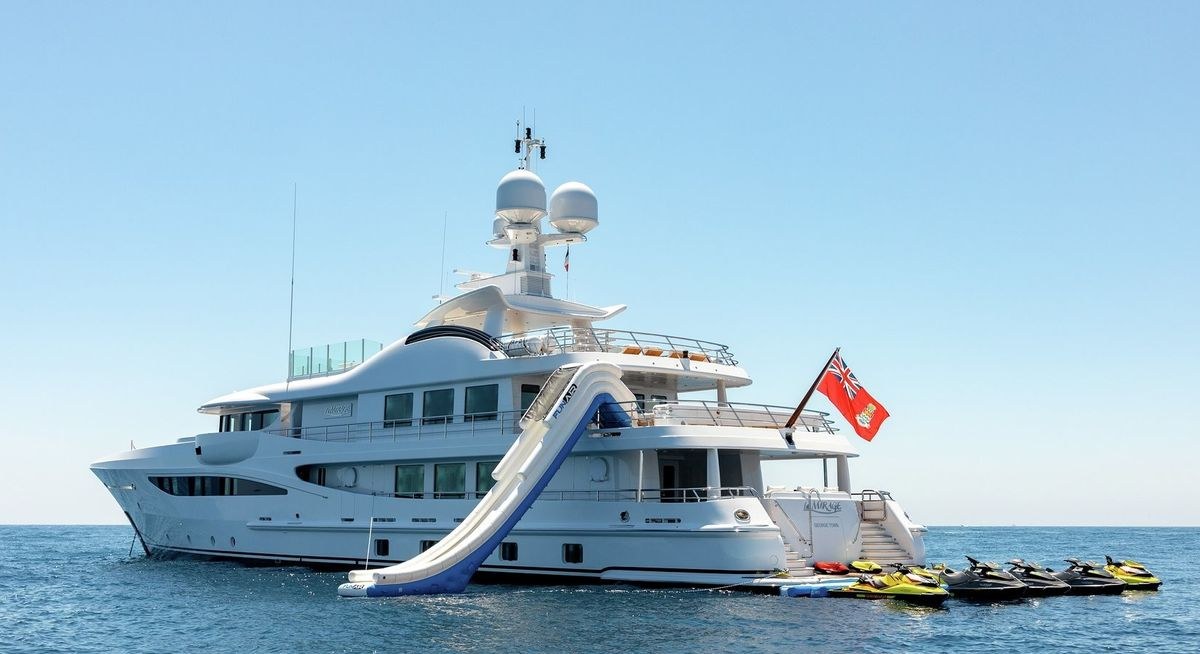 LA MIRAGE yacht charter 1