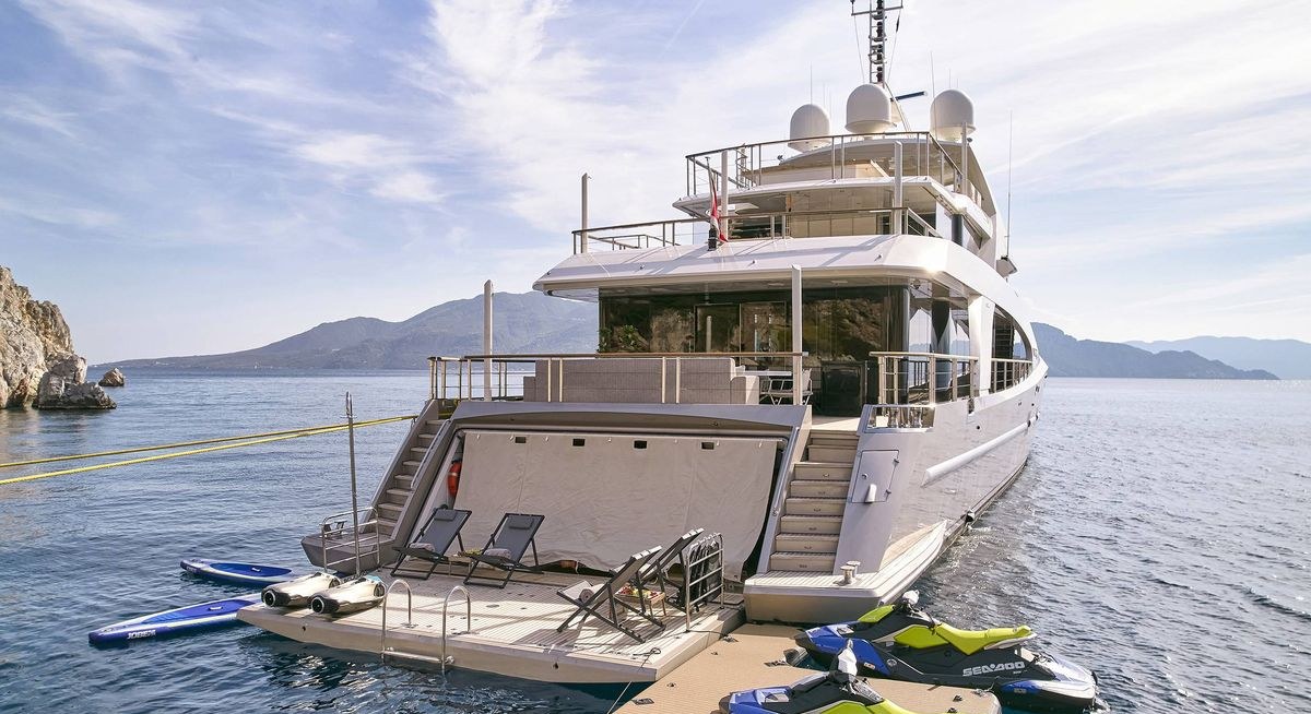 LA PELLEGRINA 1 yacht charter 5