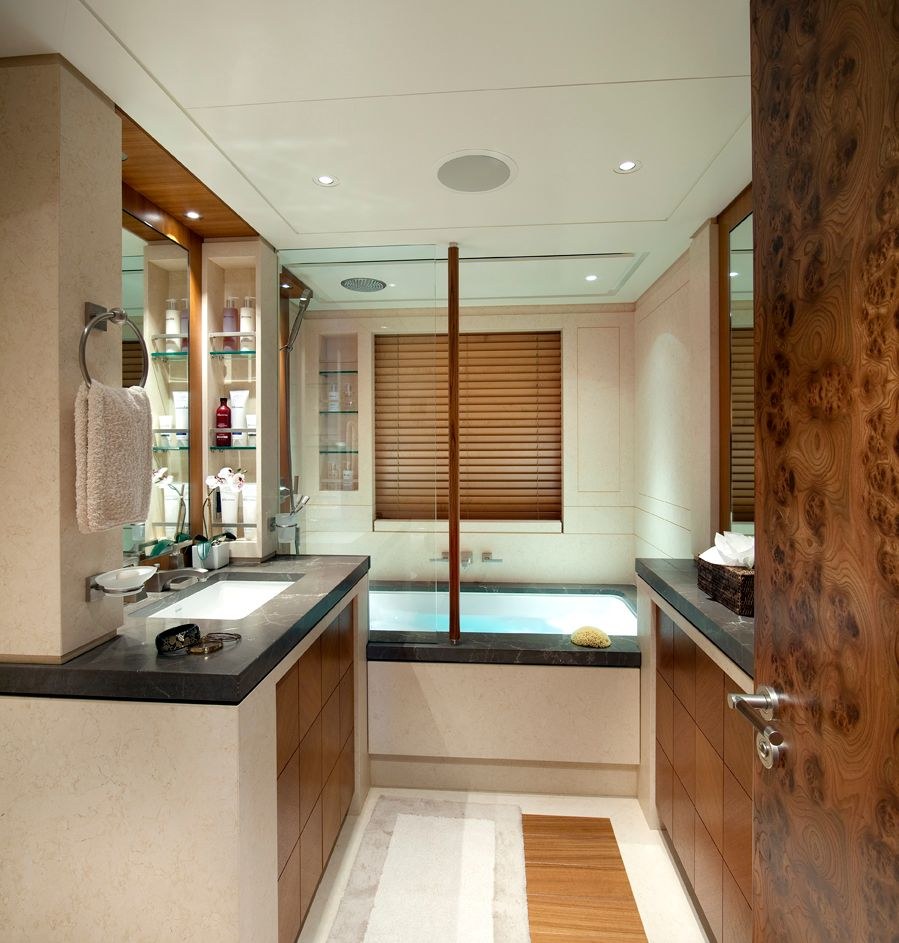 تأجير يخت LADY BRITT YACHT CHARTER