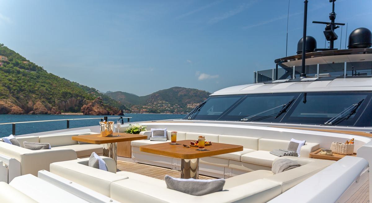 LADY DIA yacht charter 2