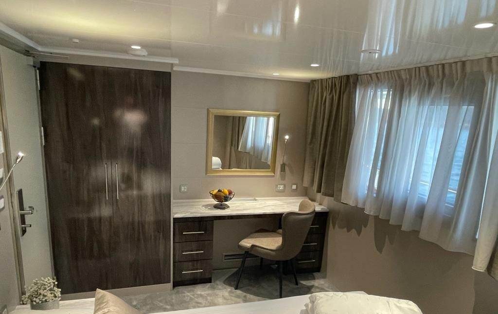 LADY ELEGANZA yacht charter 4