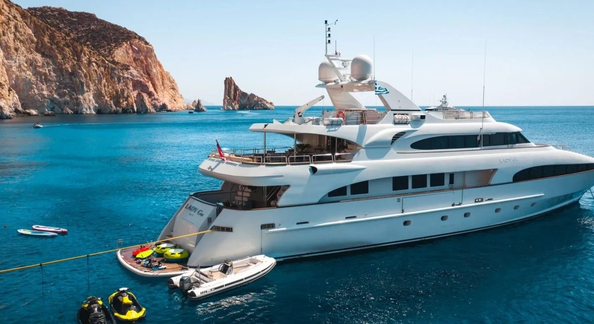 LADY G II yacht charter 5