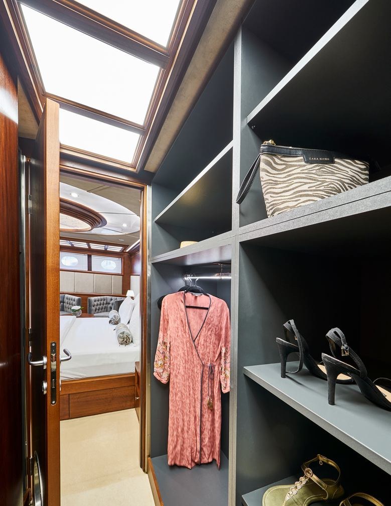 تأجير يخت LADY GITA YACHT CHARTER