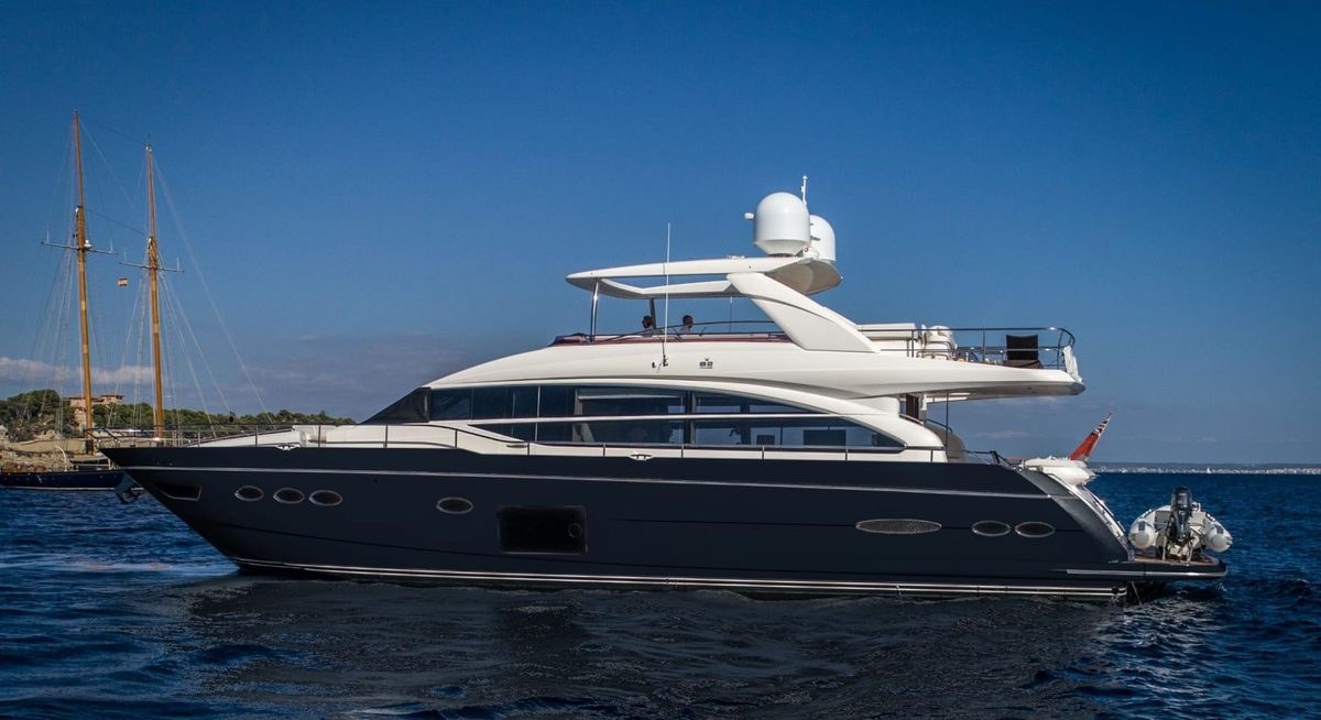 Yacht charter LADY ISABELLA YACHT CHARTER