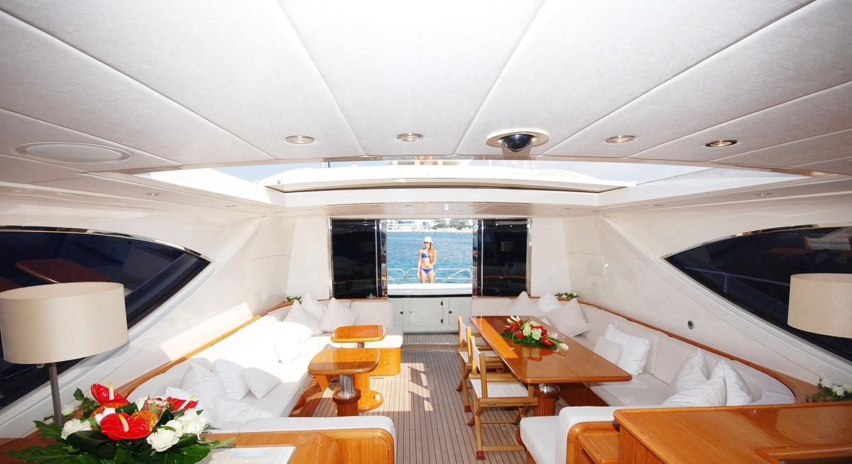 LADY SPLASH yacht charter 4