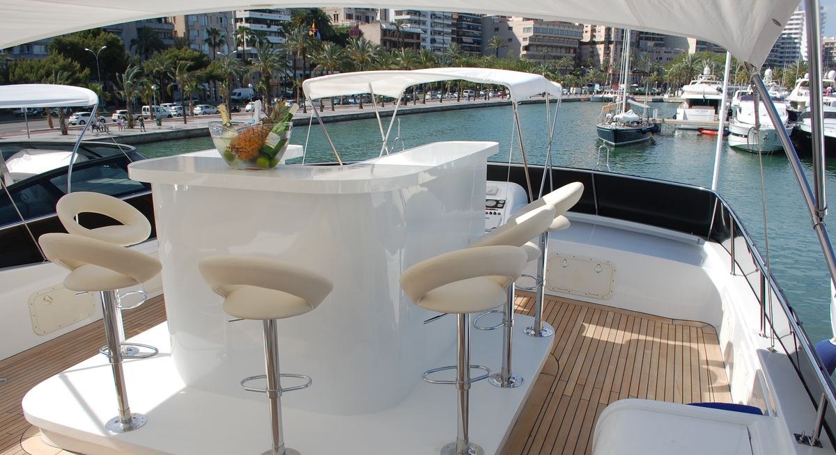 LADY TATIANA yacht charter 3